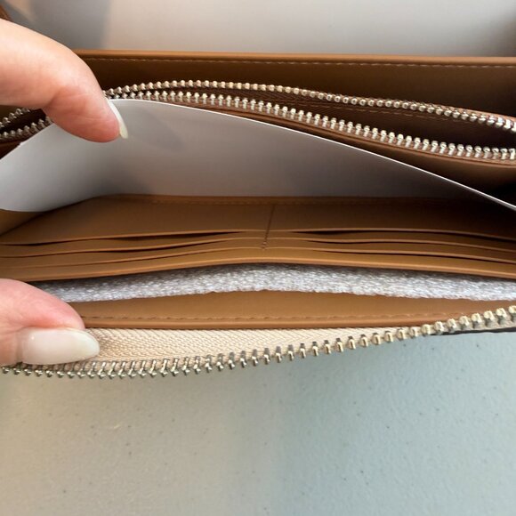 Coach LZA Floral Embossed Leather Zip Wallet NWT - Picture 11 of 12